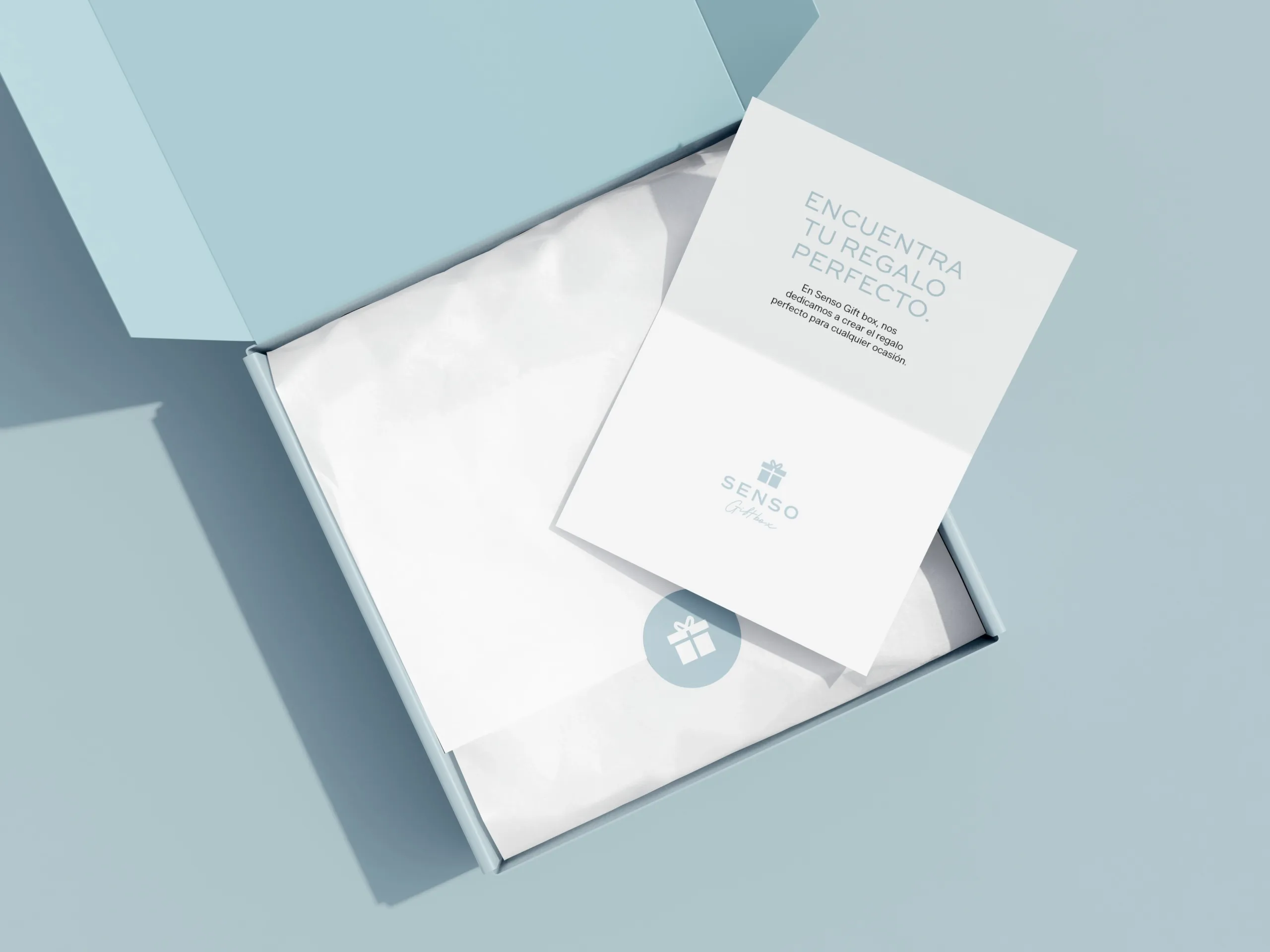 Free Box and Gift Card Mockup copia