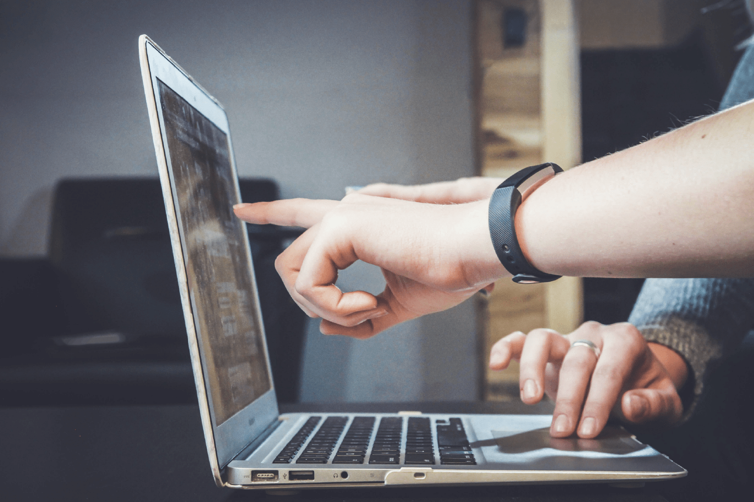 DISEÑO WEB Y UX: SITIOS QUE CONVIERTEN, NO SOLO QUE SE VEN BIEN